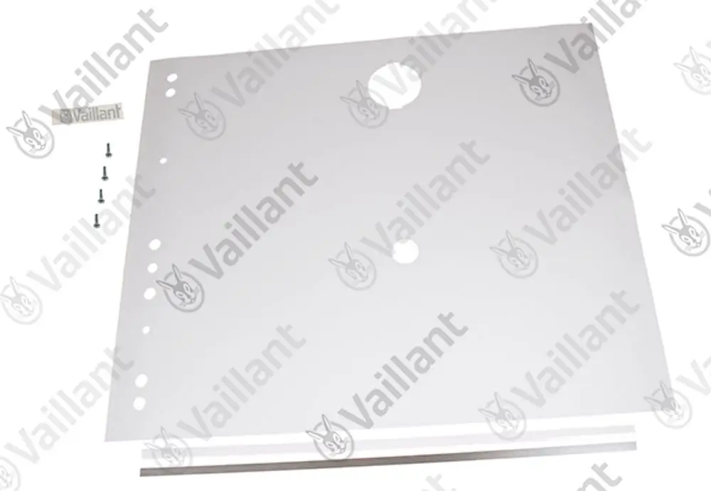 Weißes Metallblech mit mehreren Löchern und einer Aussparung, sowie verschiedenen Befestigungsschrauben. Produktelement von Vaillant.